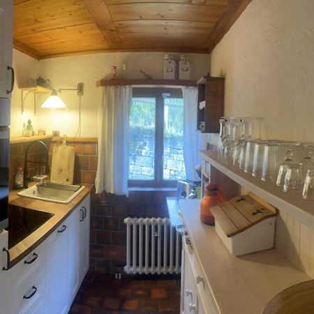Ferienhaus Kobolzeller Schloesschen A.D.Weinsteige Rothenburg ob der Tauber Bagian luar foto