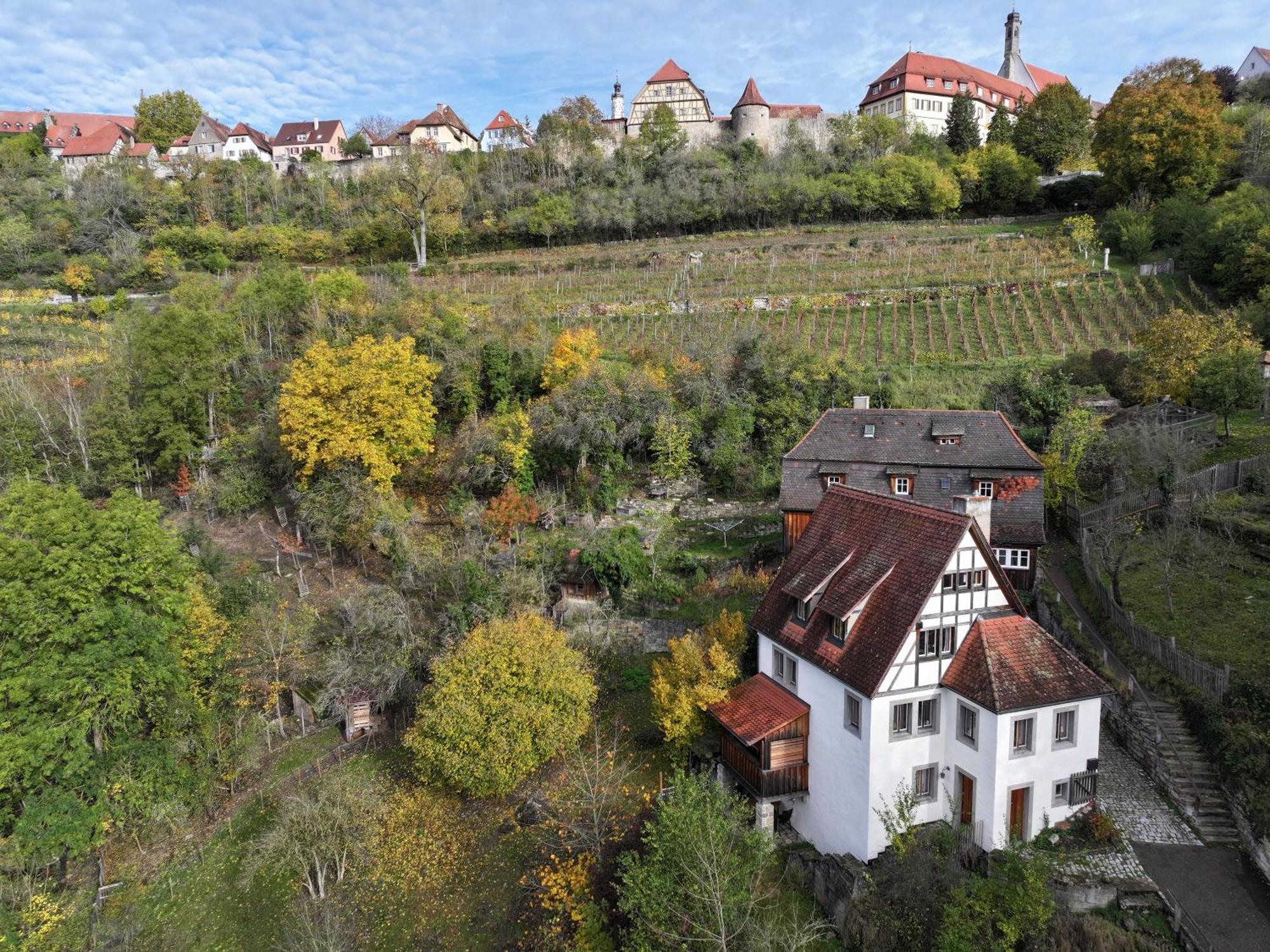 Ferienhaus Kobolzeller Schloesschen A.D.Weinsteige Rothenburg ob der Tauber Bagian luar foto